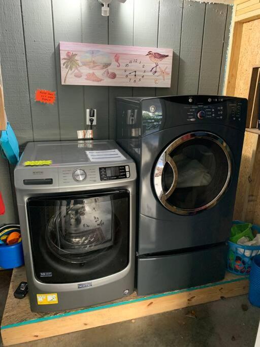 מירטל ביץ' Beach Breeze 3, Pet Friendly, Walking Distance To Atlantic Ocean Free Parking מראה חיצוני תמונה