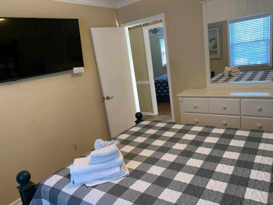 מירטל ביץ' Beach Breeze 3, Pet Friendly, Walking Distance To Atlantic Ocean Free Parking מראה חיצוני תמונה