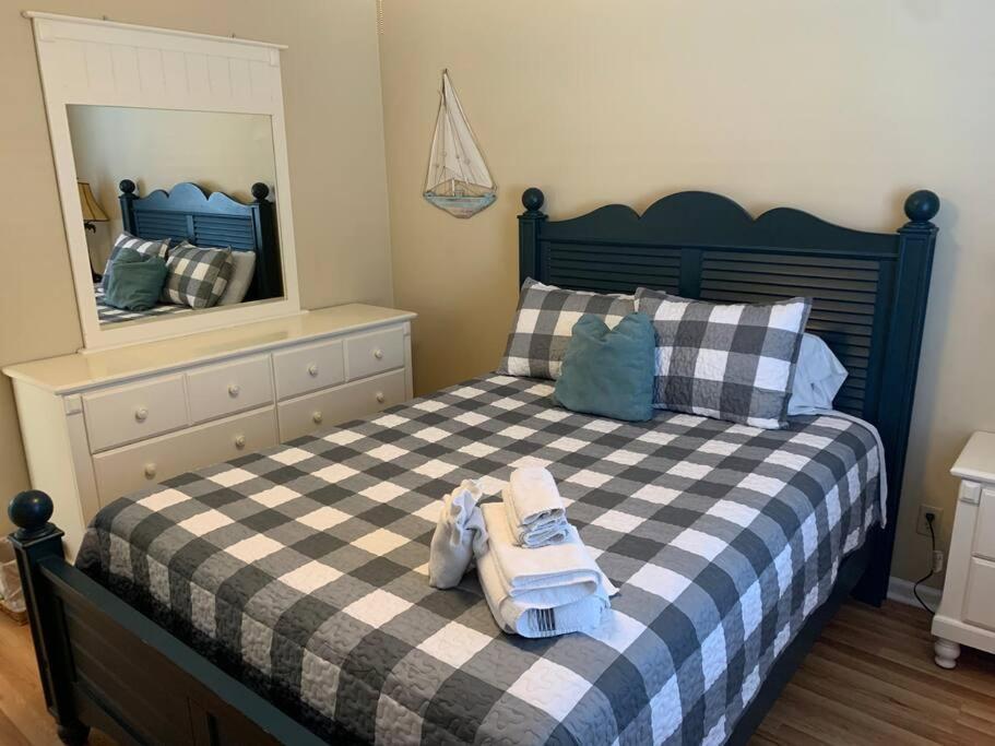 מירטל ביץ' Beach Breeze 3, Pet Friendly, Walking Distance To Atlantic Ocean Free Parking מראה חיצוני תמונה